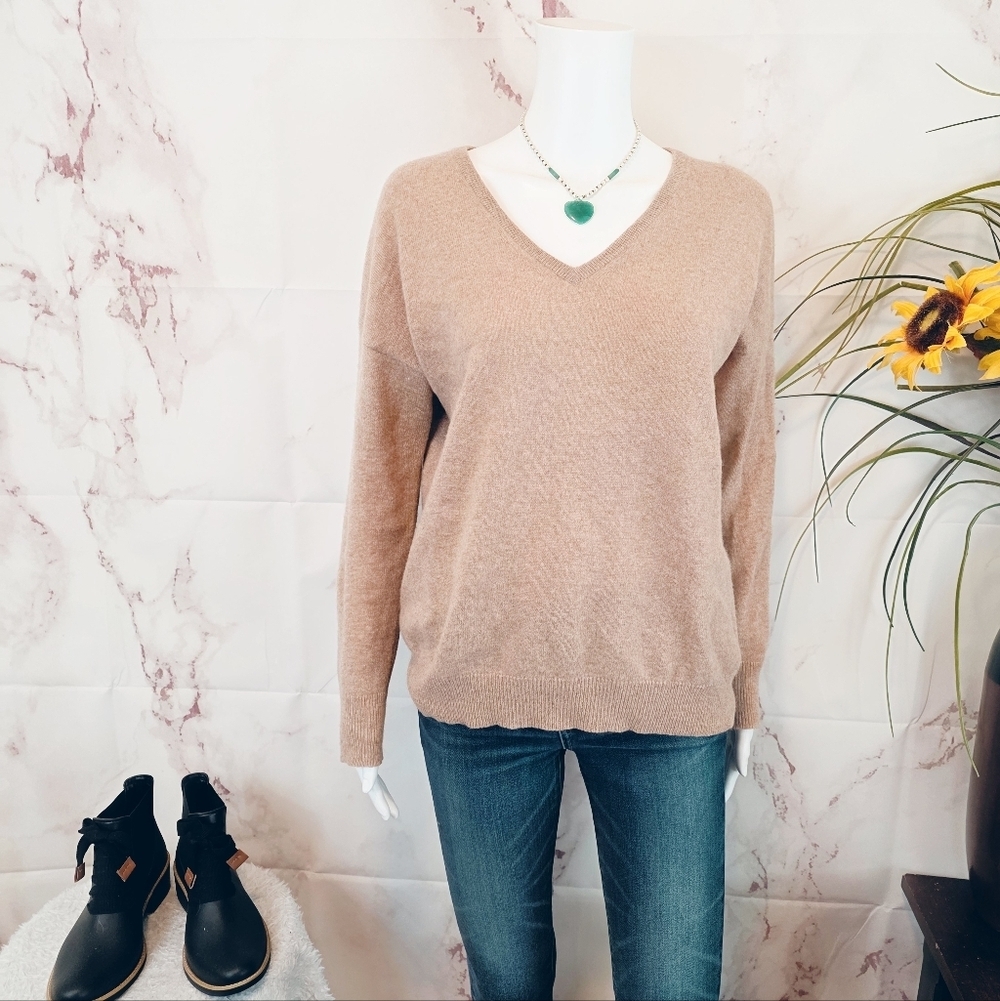 White + Warren Cashmere V-Neck Sweater Medium Soft Luxe Classic Workwear Capsule